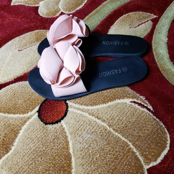 SALE!!Flower top sandals - Picture 1 of 7